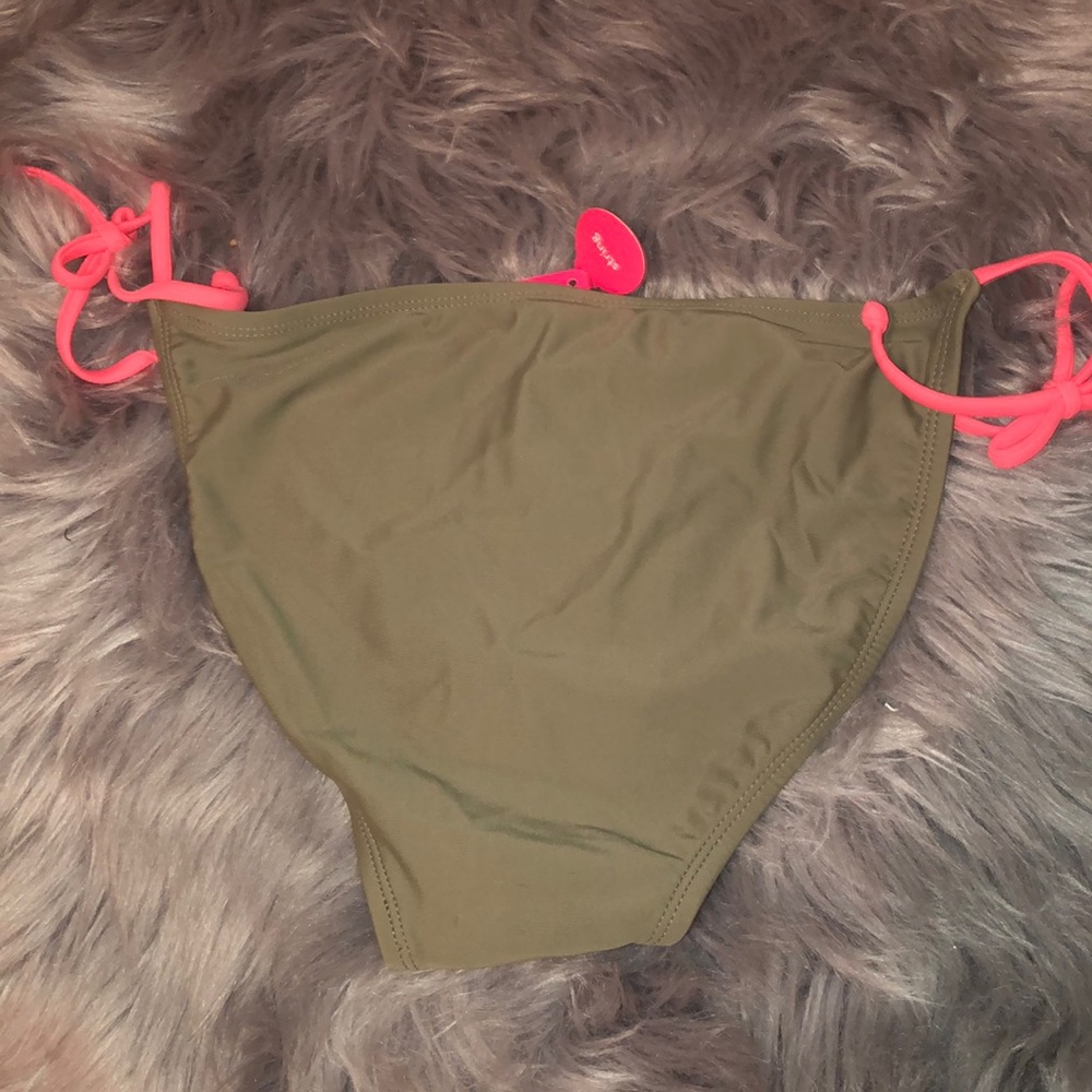 Bikini bottoms❣️ - Picture 4 of 4